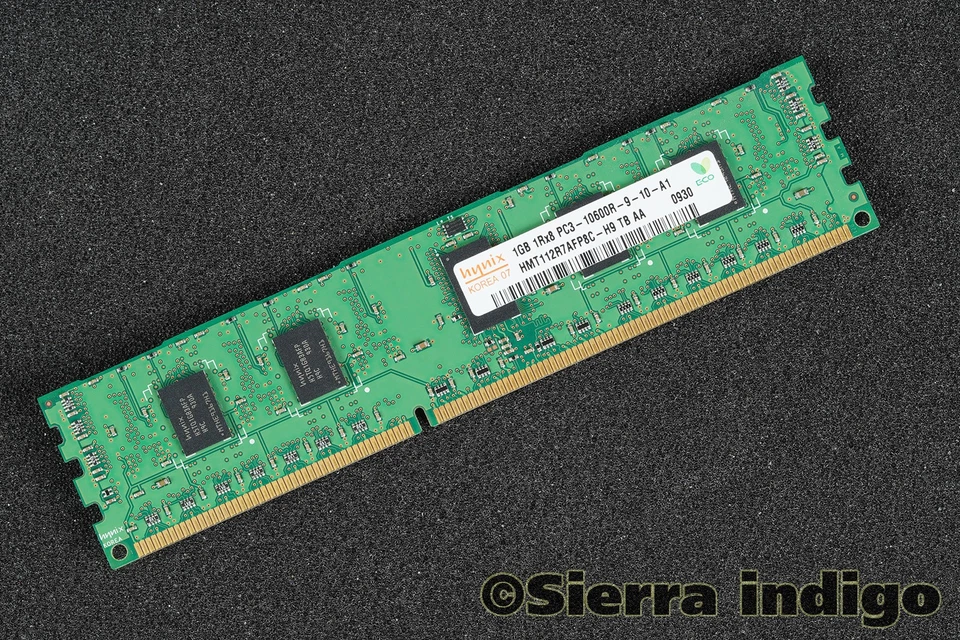HMT112R7AFP8C-H9 Hynix 1GB PC3-10600R-9-10-A1 Server memory RAM 1Rx8 - Image 1 of 1