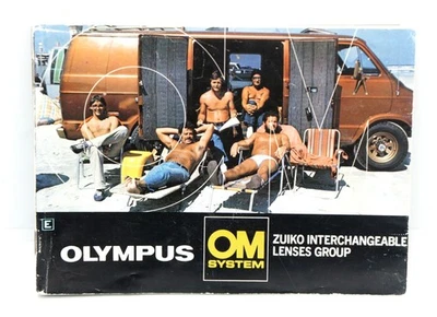 Olympus OM SYSTEM SLR ZUIKO LENTI CATALOGO LIBRETTO CIRCA 80 PAGINE in inglese - Immagine 1 di 4
