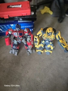 Transformers One Prime Changers Bee B-127/Optimus Prime Hasbro 2024 Deluxe Class - Picture 1 of 3