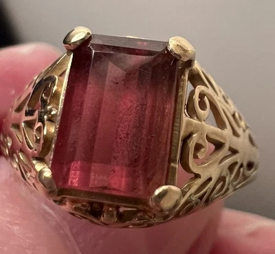 Кольцо с турмалином сливового цвета 18 карат - Изображение 1 из 4