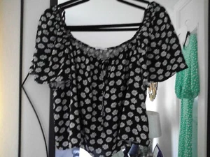 Primark Size 14 Black/Flower Print Crop Top Excellent Condition - Picture 1 of 4