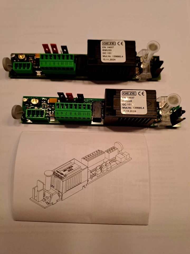 GEZE GC 151 Top Zustand ( 2 Stück )  11/2024  leuchtet grün Top Neu - Bild 1 von 1
