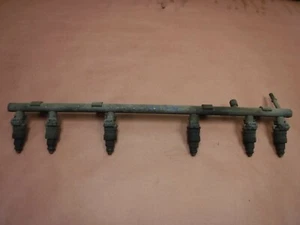 Inyectores gris carril de combustible 4,0 6 cilindros Jeep Wrangler TJ 97-98 envío gratuito - Imagen 1 de 5