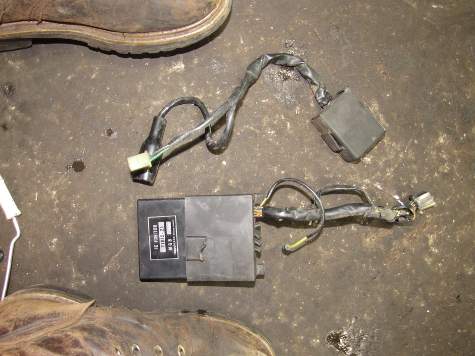 1986 honda vt1100 shadow cdi igniter box set - Image 1 of 1