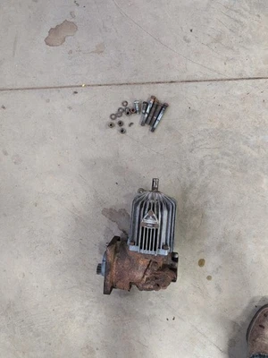 John Deere 140 Hydrostatic Transmission Pump - Image 1 of 4