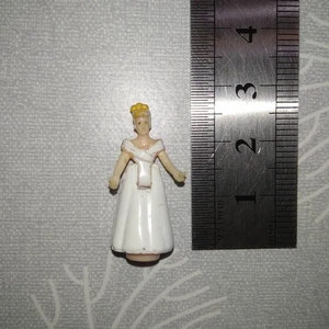 Polly Pocket Disney :  figurine CENDRILLON - robe de bal - Picture 1 of 2