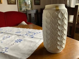 Vase Bisquitporzellan Kaiser weiß Muster 20 cm hoch Nr. 181, Vintage - Bild 1 von 3