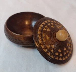 Folk Art Wood Trinket Box Hand Carved Wooden 3" Across With Lid - Picture 1 of 4