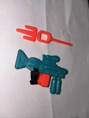 Винтажное оружие 1995 года Stretch Armstrong Scuba Trident Spear & Launcher Weapon - Игрушки для кепок - Изображение 1 из 3