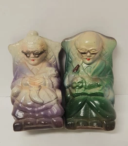 Vintage 3" Oma/Opa in Schaukelstühlen Hartplastik Salz & Pfefferstreuer - Bild 1 von 6