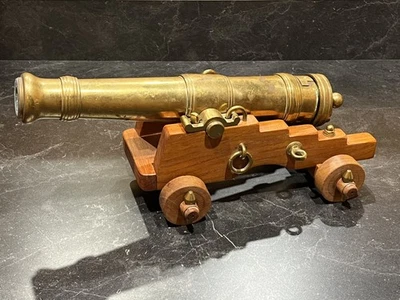 Cañón de saludo estilo Herreshoff RGB de 10 gagos señal de saludo en polvo negro usado en excelente estado Foto 1 de 4