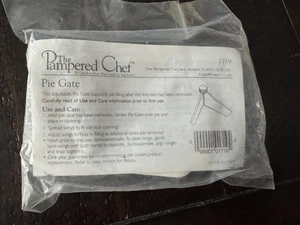 Pampered Chef Pie Gate Adjustable 1719 New Sealed! - Picture 1 of 4