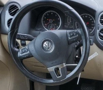 2011-2012 Volkswagen Tiguan LH Driver Steering Wheel Airbag OEM - Image 1 of 3