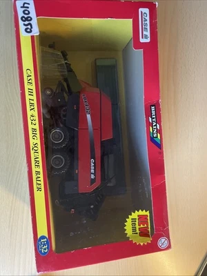 Britains 40850 Case IH LBX 432 Großballenpresse - Bild 1 von 2