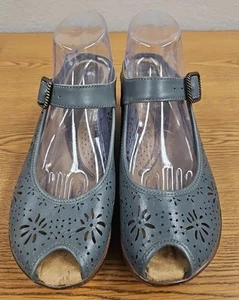 White Mountain Gray Leather Slingback Woman’s 9.5 Perforated Floral Design Shoes - Picture 1 of 7
