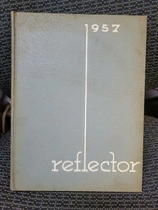 1957 REFLECTOR GEORGIA SOUTHERN COLLEGE STATESBORO, GA YEARBOOK - Bild 1 von 2