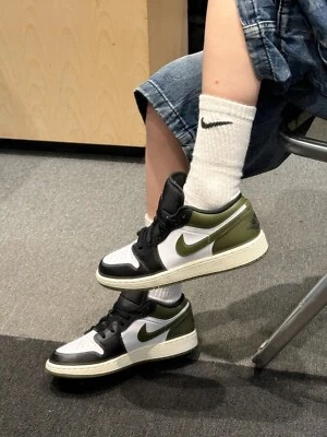 Nike Air Jordan 1 Puntera Baja Negra Mediana Oliva 553558-092 Tallas Para Hombre Foto 1 de 4