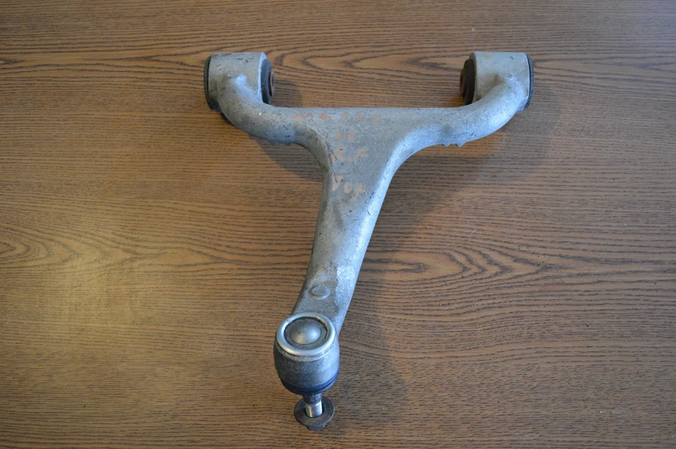 98-05 MERCEDES BENZ ML320 ML430 BRAZO DE CONTROL SUPERIOR  Foto 1 de 1