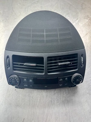 2006-2009 Chrysler E Class AC Heater Climate Control Black OEM 2118302285 - Image 1 of 4