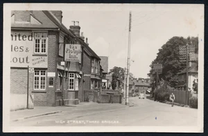 Postcard Three Bridges nr Crawley Sussex pub The Plough Inn and High Street RP - Foto 1 di 2