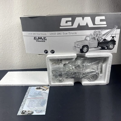 First Gear 1958 GMC 1:34 Tow Truck Silver & Black 19-0018 Diecast - Image 1 of 4