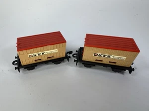 2 MATCHBOX Superfast NO. 25-C FLAT CAR & CONTAINER TAN/RED, 'N.Y.K.' LABELS 1977 - Picture 1 of 3