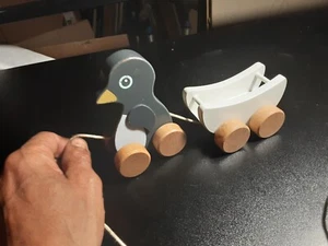 BEAUTIFUL VINTAGE PINGU WOODEN GAME WITH TROLLEY PINGU HEIGHT 11.8CM - Picture 1 of 11