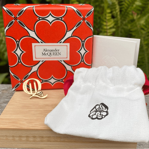 Ciondolo scarpa collana Alexander McQueen 'Q' teschio oro alfabeto nuovo con scatola gotico