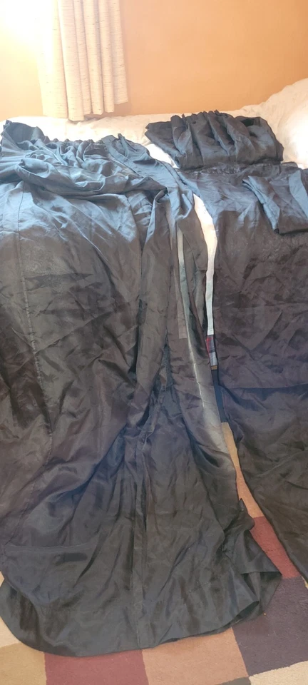 Cortinas plisadas negras 53w x 90L 2 paneles y cortina 3 varillas 38W x82L ver vídeo Foto 1 de 4