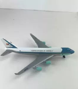 Diecast Metal Aircraft Toy Airplane - United States of America Air Force One 747 - Picture 1 of 8