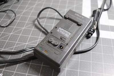 索尼 DC-V30 直流车载电池充电器 7.5V 1.6A  — 第 1/3 张图片