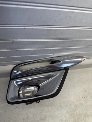 2015-2017 INFINITI QX80 ПЕРЕДНИЙ ПРОТИВОТУМАННЫЙ ФОНАРЬ ОБОДОК ОТДЕЛКА СПРАВА 62256-5ZA0A OEM - Изображение 1 из 4