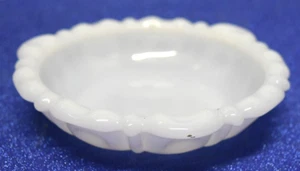 VTG ANCHOR HOCKING Milk Glass CANDY DISH 5 1/2" - Picture 1 of 5