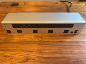 Ubiquiti Networks Power Distribution Panel - Silver - USP-PDU-Pro - Photo 1/3
