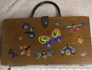 Vintage 60er Jahre - Gary Gail handbemalte Schmetterling Holzkiste Handtasche Farbe getragen. - Bild 1 von 4