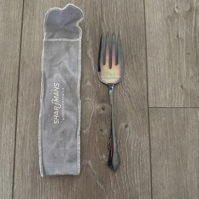 Новая из старых запасов посеребренная вилка для сервировки холодного мяса Reed & Barton DRESDEN ROSE 1953 НОВАЯ - Изображение 1 из 4