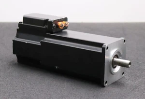 INDRAMAT Servo-Motor MKD041B-144-GG0-KN No. 260845 2,7Nm 7,5A nmax= 6000U/min - Picture 1 of 8