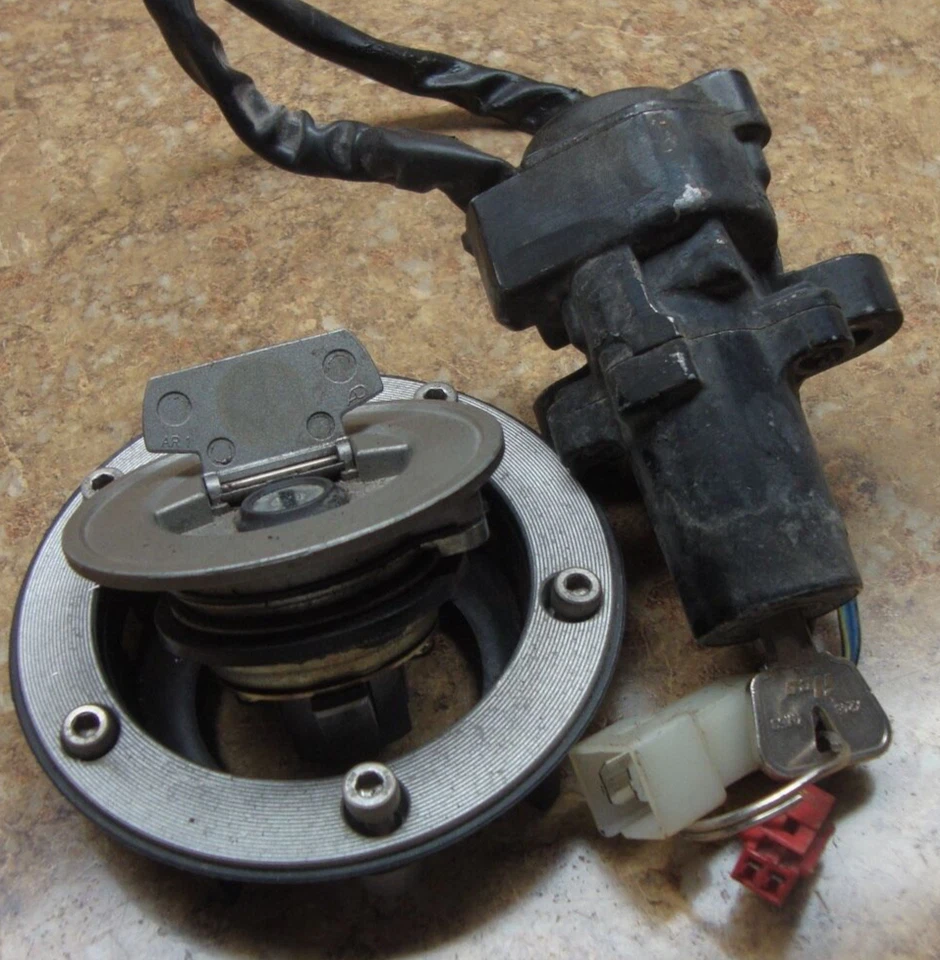 Yamaha FZ6 FZ 6 FZ6-C F Z 6 600 2006 interruptor de encendido tapa de gas combustible juego de bloqueo de llave  Foto 1 de 1