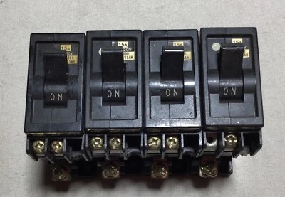 Protector de circuito Hitachi CP31-F 15A AC 250V [LOTE DE 4] Foto 1 de 2