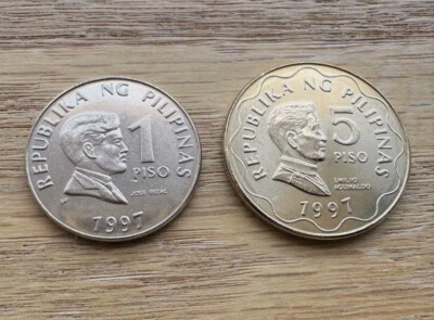 Philippines 1 Piso and 5 Piso coins from 1997 in BU condition - Image 1 of 2