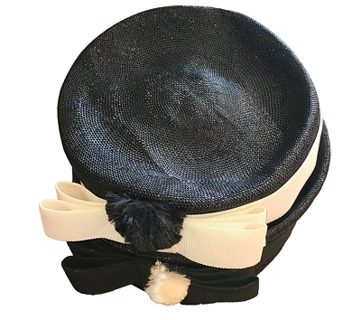 Sombrero de bombín Derby vintage para mujer Henry C Lytton & Sons negro pequeño. Foto 1 de 4