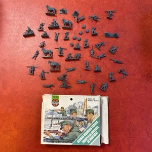 Airfix 01752-7 HO/OO Toy Soldiers GERMAN MOUNTAIN TROOPS 63 figures incomplete? - Picture 1 of 7