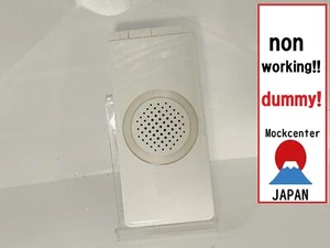 【Factice!】 Fujitsu F801i Kidphone (couleur blanc) docomo-japon téléphone portable qui ne fonctionne pas - Photo 1 sur 3