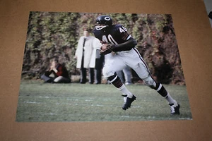 CHICAGO BEARS GALE SAYERS UNSIGNED 11X14 PHOTO HOF 1977 POSE 1 - Picture 1 of 1