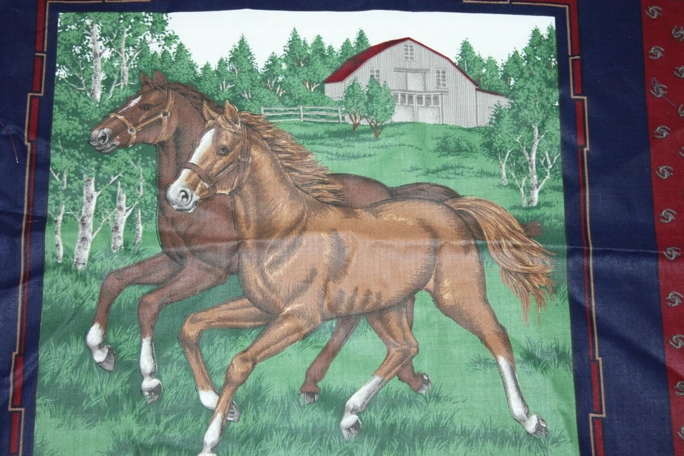 2 fundas de almohada cuadradas con panel de tela para caballos 16" granja árboles galopantes granero rojo azul marino Foto 1 de 3