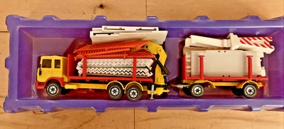 Siku Lorry with Foot Bridge 1:55 Model Truck Toy Vehicle - Image 1 of 4