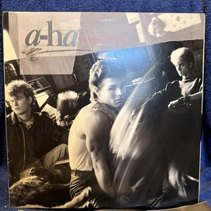 12" LP Vinyl Record 1985, A-Ha Hunting High and Low - WB Records 25300-1 - Picture 1 of 6