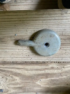 1974 Ford Country Squire rear spare tire access trim storage compartment knob Foto 1 de 4