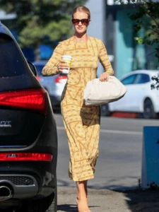 photo 10*15cm 4x6 INCH ROSIE HUNTINGTON WITHELEY (169) - Picture 1 of 1