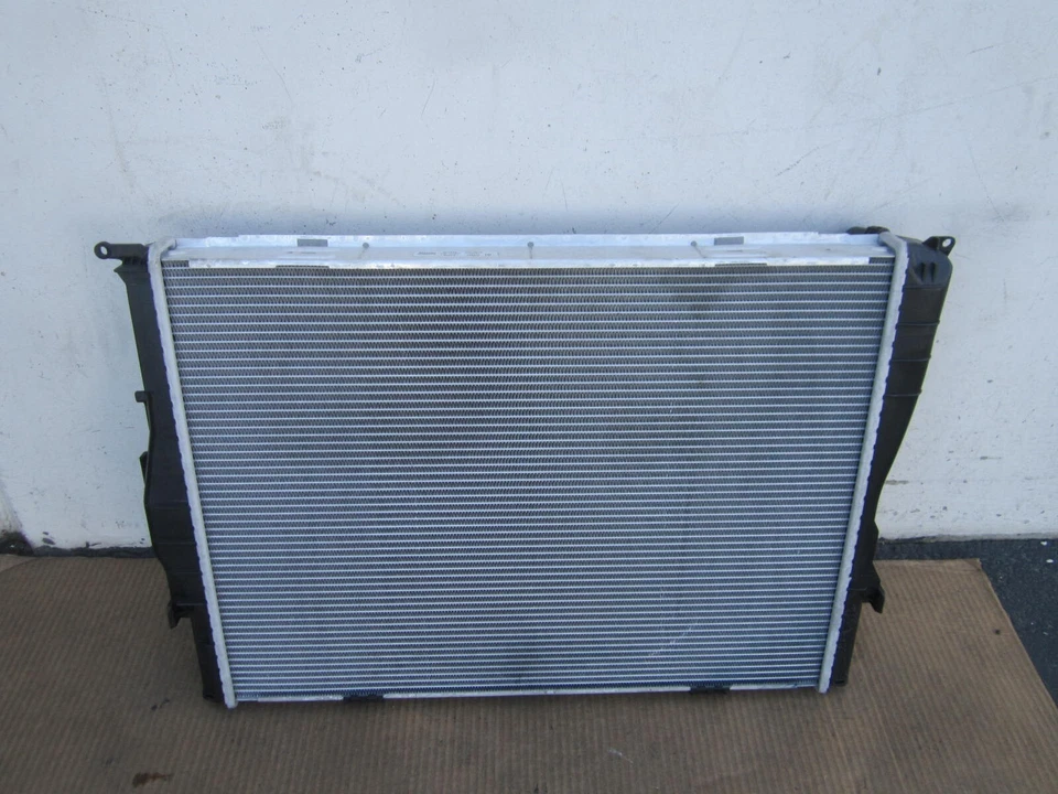 Os301317 BMW M3 Nissens 2008 2009 2010 2011 2012 radiador OEM Foto 1 de 4